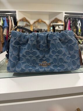 Coach Light Denim Signature Faye Shoulder Bag